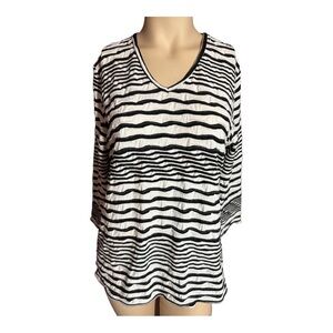 Lulu-B Black/White V-Neck Pullover Top, Size M‎ (240)